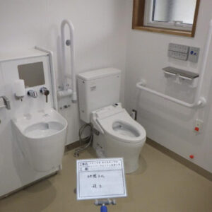 野沢温泉小学校地階トイレ工事