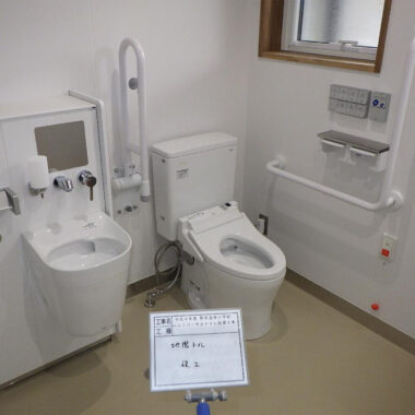 野沢温泉小学校地階トイレ工事